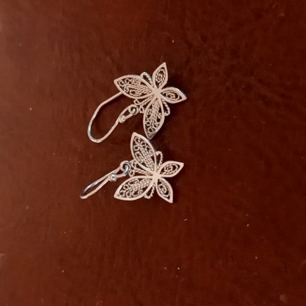•🦋Tiny Butterfly Earring Set - Picture 2 of 6